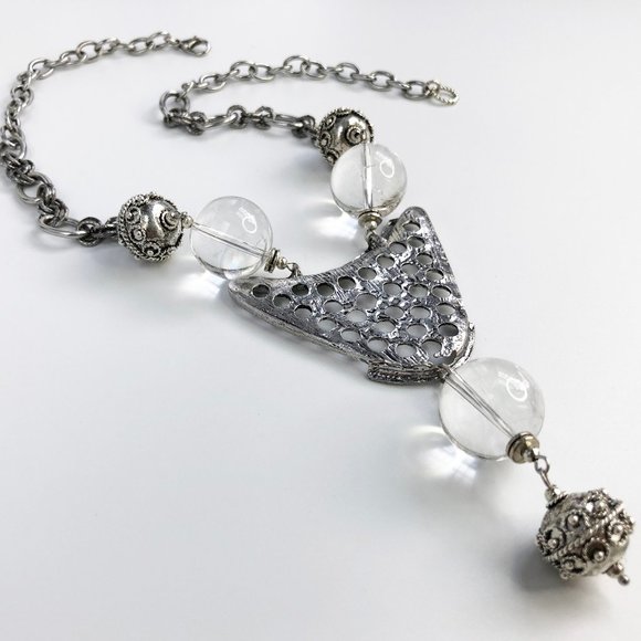 Bold statement bib necklace, large accent avant garde necklace - Picture 9 of 11